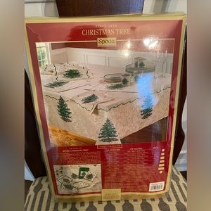 Spode Christmas Tree Table Cloth 60x102
